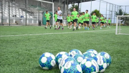 Giresun Belediyesi Futbol Okulu açıldı: Çocuklar ücretsiz eğitimlerle spora yönlendiriliyor